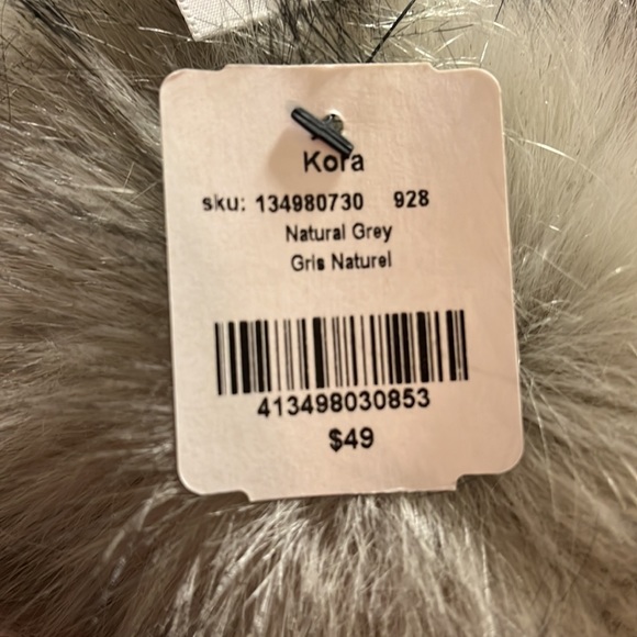 Bring out your best Cruella with this piece 🧣 - Picture 6 of 6